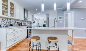813 Lakeshore, Berkeley Lake, GA 30096