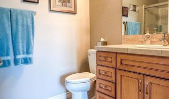 1408 Riverwood Dr, Bismarck, ND 58504