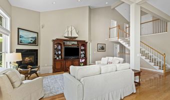 155 Bayside Dr, Belfast, ME 04915