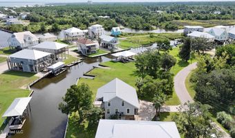 424 Riverview Dr, Bay St. Louis, MS 39520