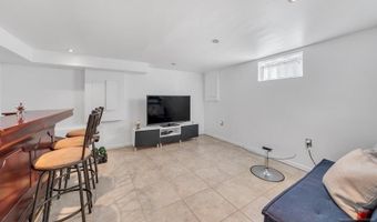 201 Maiden Ln, Bergenfield, NJ 07621
