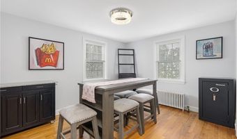 22 Franconia Dr, Cranston, RI 02920