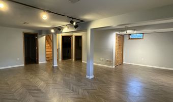 3219 Glenbarr Dr, Janesville, WI 53548