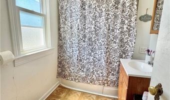 569 Broadway St, Austin, IN 47102