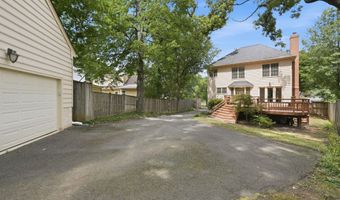 2904 N 4TH St N, Arlington, VA 22201