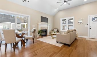 1 Renee Dr, Amherst, NH 03031