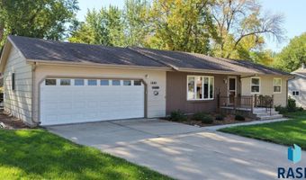 1601 E Sylvan Cir, Brandon, SD 57005