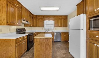 102 Stewart St, Albertville, AL 35950