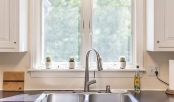 240 Bragg's Ln, Barnstable, MA 02630