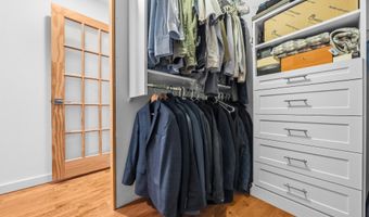 2360 S ARLINGTON RIDGE Rd, Arlington, VA 22202