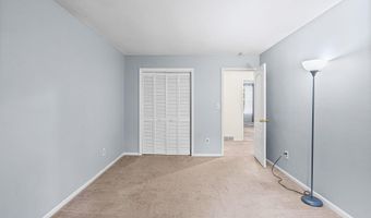 5 Woodside Dr, Albany, NY 12208