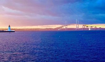 37 Marsh St, Newport, RI 02840