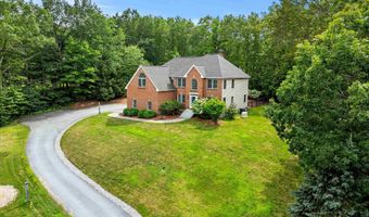 60 Camelot Dr, Bedford, NH 03110