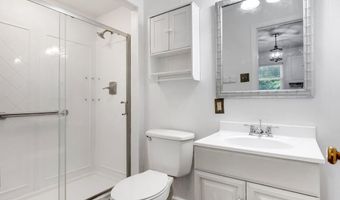 610 Summit Dr, Albany, GA 31707