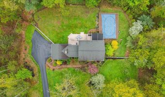13 Birchwood Cir, Bedford, NH 03110