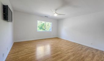 4876 Park Dr, Carlsbad, CA 92008