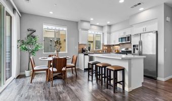 225 Royal Gln 404, Escondido, CA 92025