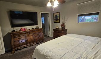 1504 S Tyler Ave, Aurora, MO 65605
