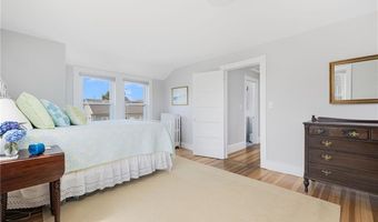 10 Eustis Ave, Newport, RI 02840