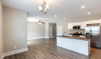 856 Ducks Lndg, Aberdeen, NC 28315