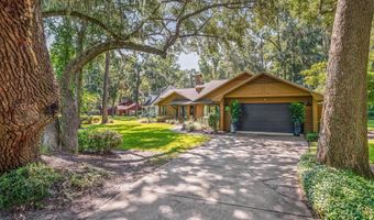 22 Chesterfield Lake Dr, Beaufort, SC 29906