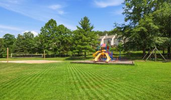 1836 FAIRWAY Dr 213, Basye, VA 22810