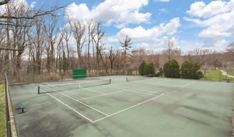 6641 WAKEFIELD Dr 703, Alexandria, VA 22307