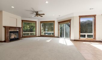 219 Schooner Bay Dr, Brookings, OR 97415