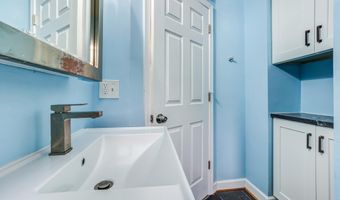 849 S GLEBE Rd, Arlington, VA 22204