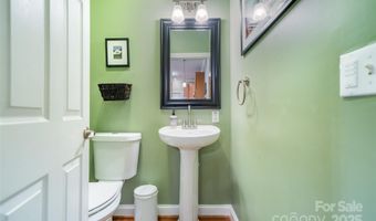 11 Forest Park Ln, Asheville, NC 28803