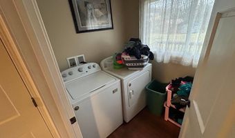 11812 Midland Trail Rd, Ashland, KY 41102
