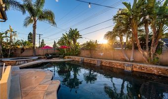 949 S Peregrine Pl, Anaheim, CA 92806