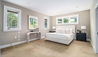 13 Kellogg St, Brookfield, CT 06804