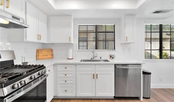 11722 Oak St, Apple Valley, CA 92308