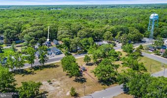 375 E BARNEGAT Ave, Bayville, NJ 08721