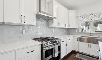 7 Kevin Ct, Bayville, NJ 08721