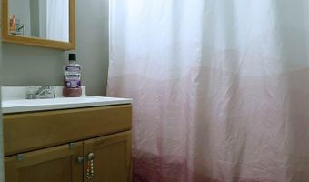 41 Dunn St, Auburn, ME 04210