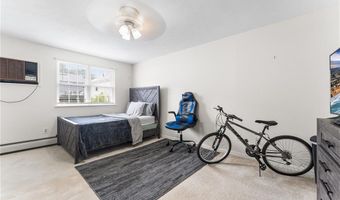 60 Hawthorne Pl 3, North Providence, RI 02904