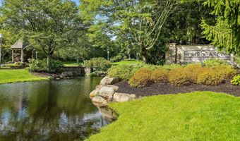 16 Greenways Ln, Lakewood, NJ 08701