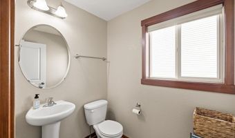 1444 Marina Cove Dr, Polk City, IA 50226