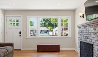 575 Garfield Ave, Belford, NJ 07718