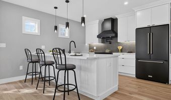 28 Amsden St 28, Arlington, MA 02474