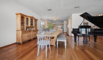 1879 BEACH Ave, Atlantic Beach, FL 32233