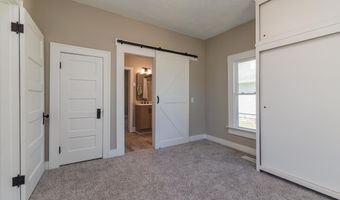 1707 W 8th St, Anderson, IN 46016