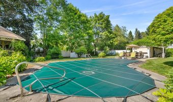 9 Good St, Billerica, MA 01821