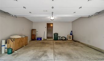 88 Breezewood Cmn, Amherst, NY 14051