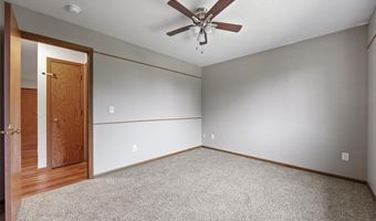 158 Elm Ridge Dr, North Liberty, IA 52317