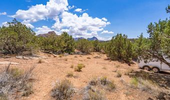 944 W Foothill Dr, Apple Valley, UT 84737