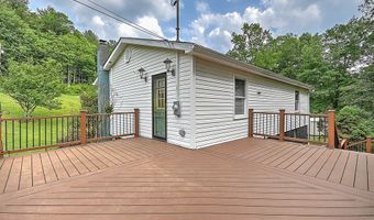221 Mountain Edge Dr, Beaver, WV 25813