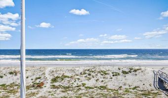 1879 BEACH Ave, Atlantic Beach, FL 32233